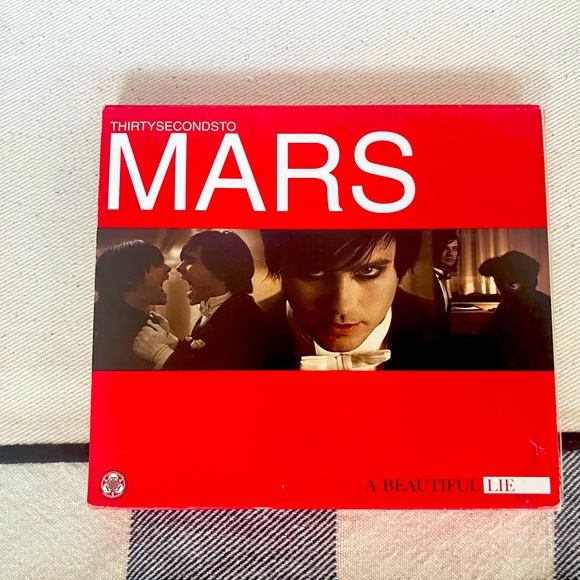 30 Seconds to Mars A Beautiful Lie - Picture 1 of 7
